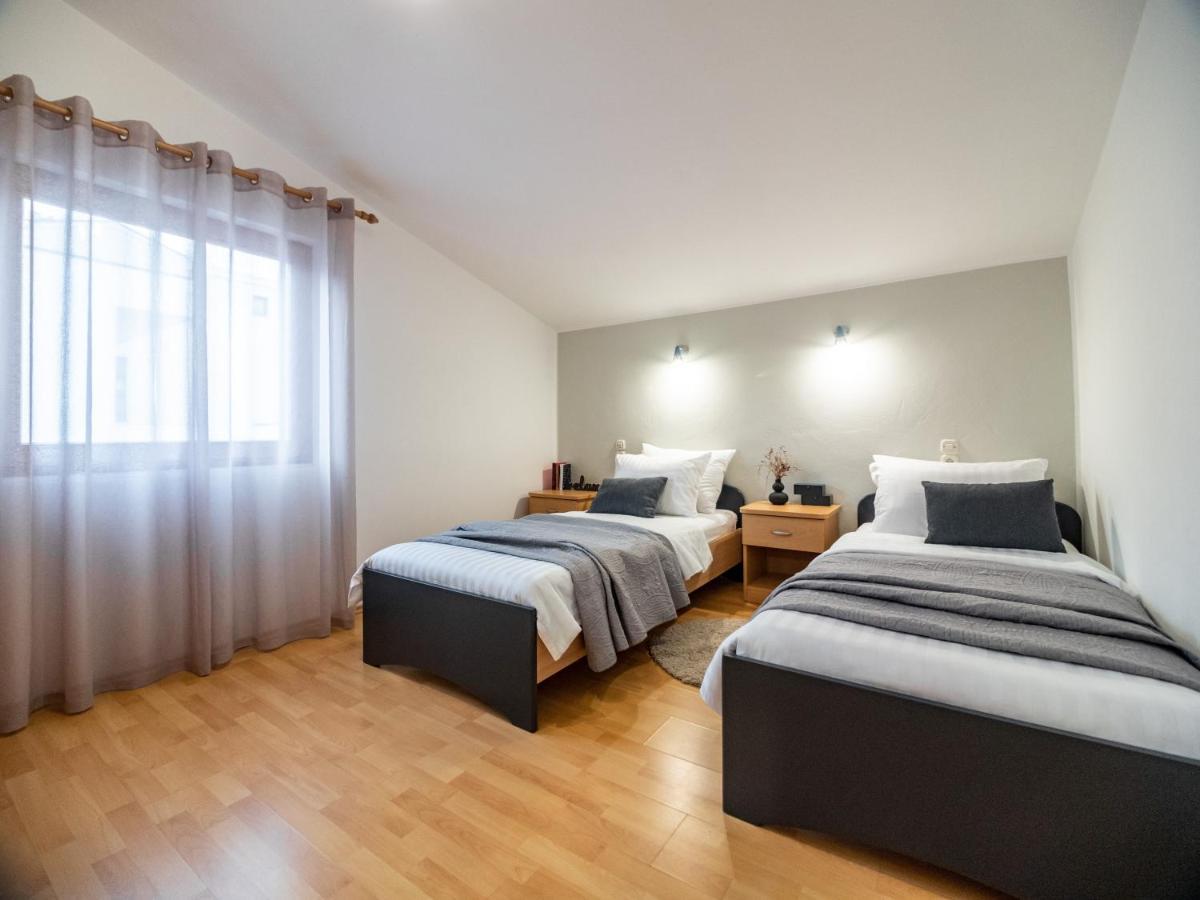 Apartments Antonio Medulin Bagian luar foto